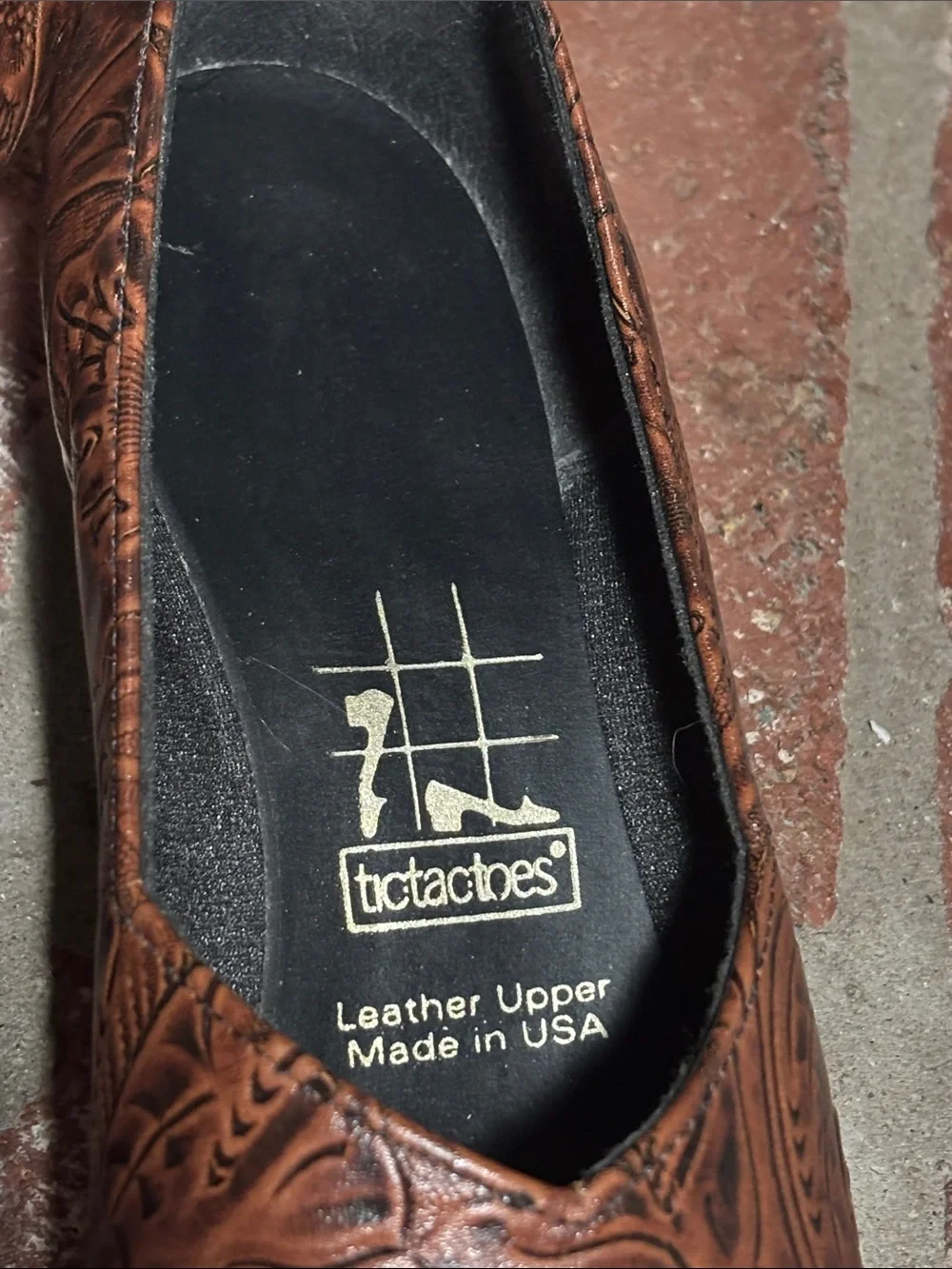 Vintage Tic Tac Toes Embossed Tooled Leather Floral Detail Made in USA Size 9